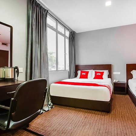 OYO 89652 P Line Hotel Johor Bahru Exterior foto