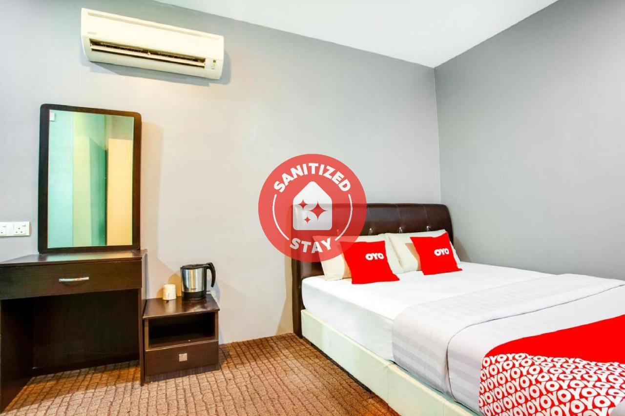 OYO 89652 P Line Hotel Johor Bahru Exterior foto
