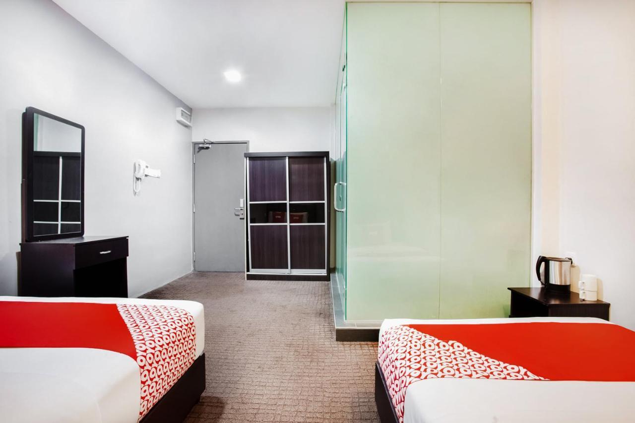 OYO 89652 P Line Hotel Johor Bahru Exterior foto