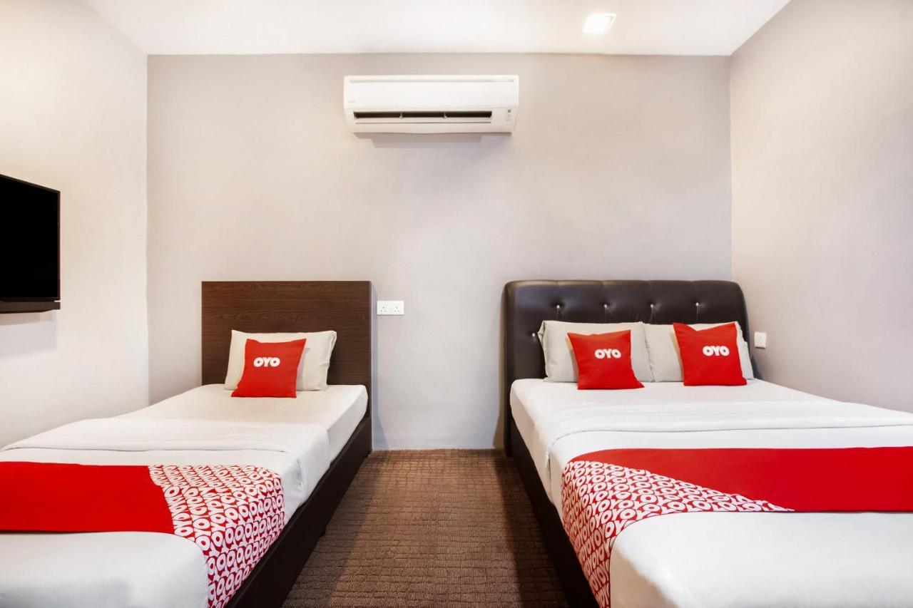 OYO 89652 P Line Hotel Johor Bahru Exterior foto