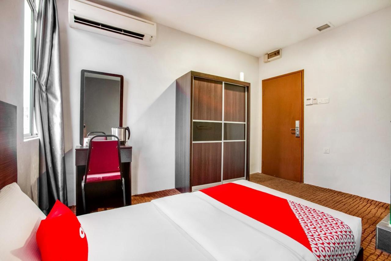 OYO 89652 P Line Hotel Johor Bahru Exterior foto