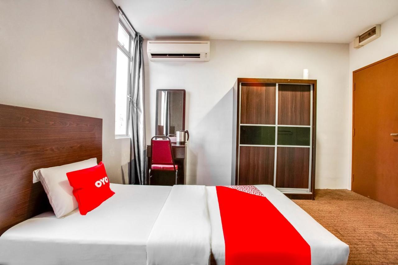 OYO 89652 P Line Hotel Johor Bahru Exterior foto