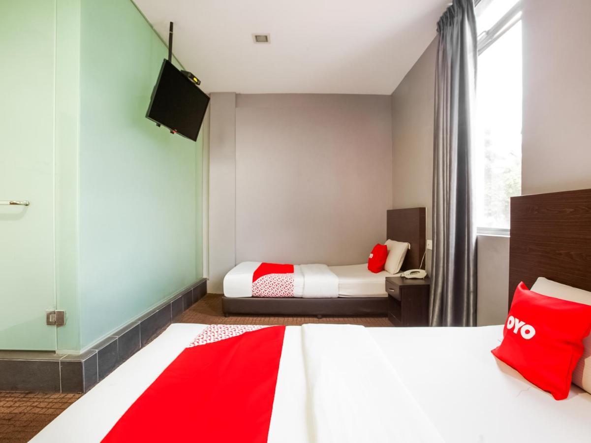 OYO 89652 P Line Hotel Johor Bahru Exterior foto