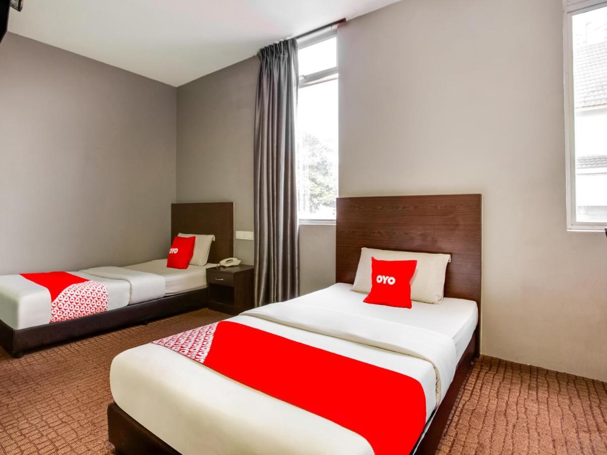 OYO 89652 P Line Hotel Johor Bahru Exterior foto