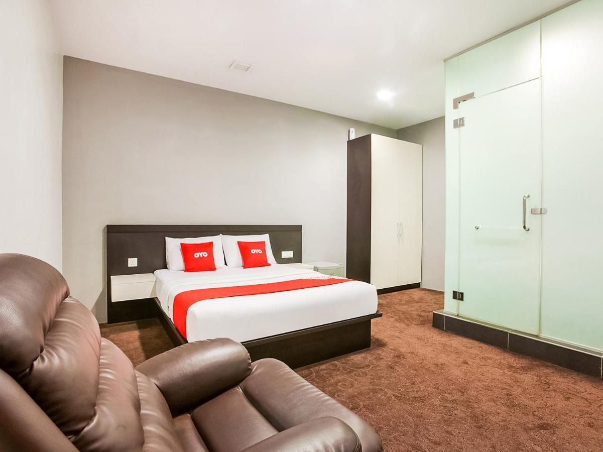 OYO 89652 P Line Hotel Johor Bahru Exterior foto
